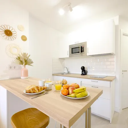 Apartamento Edificio Veramar Iii By 10tosea *