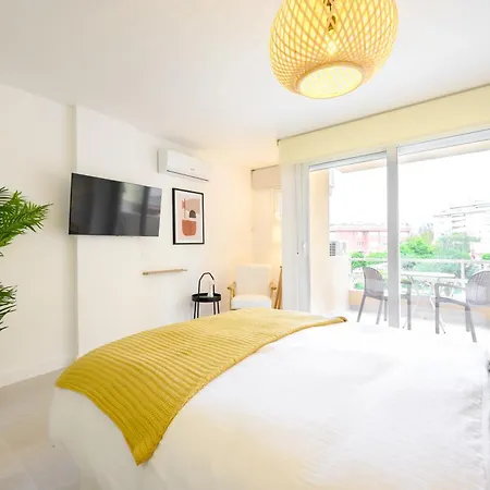 Apartment Edificio Veramar Iii By 10tosea