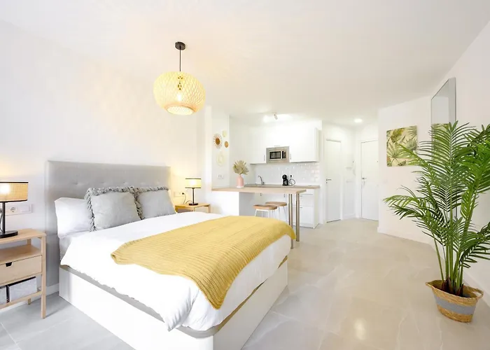 Apartment Edificio Veramar Iii By 10tosea