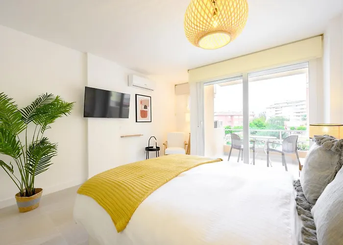 Apartment Edificio Veramar Iii By 10tosea